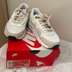 SOLD !! Nike Air Max 1 (GS), bnib